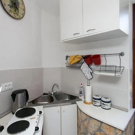 Bravo - Studio With Terrace And Garden View Apartment *