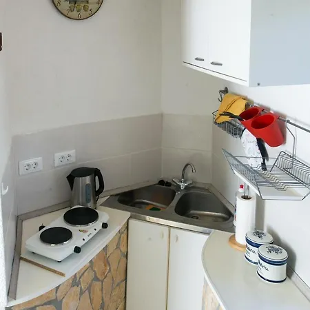 Apartment Bravo - Studio With Terrace And Garden View *